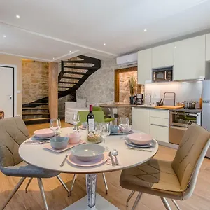 Luxury Petra In 400 Year Old Stone House 4+2 , Split Croatie