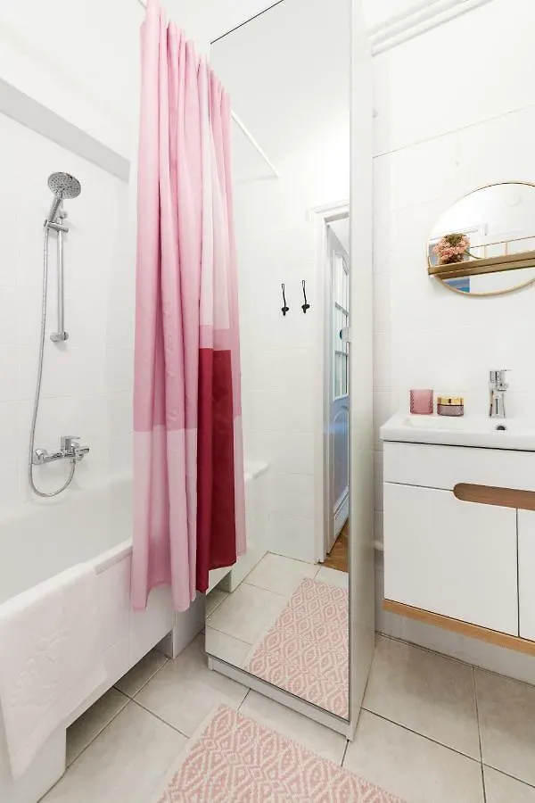 Apartment Wawelove Royal Spacious 2 Bedroom Apt 1 Min To Main Sq! Krakow